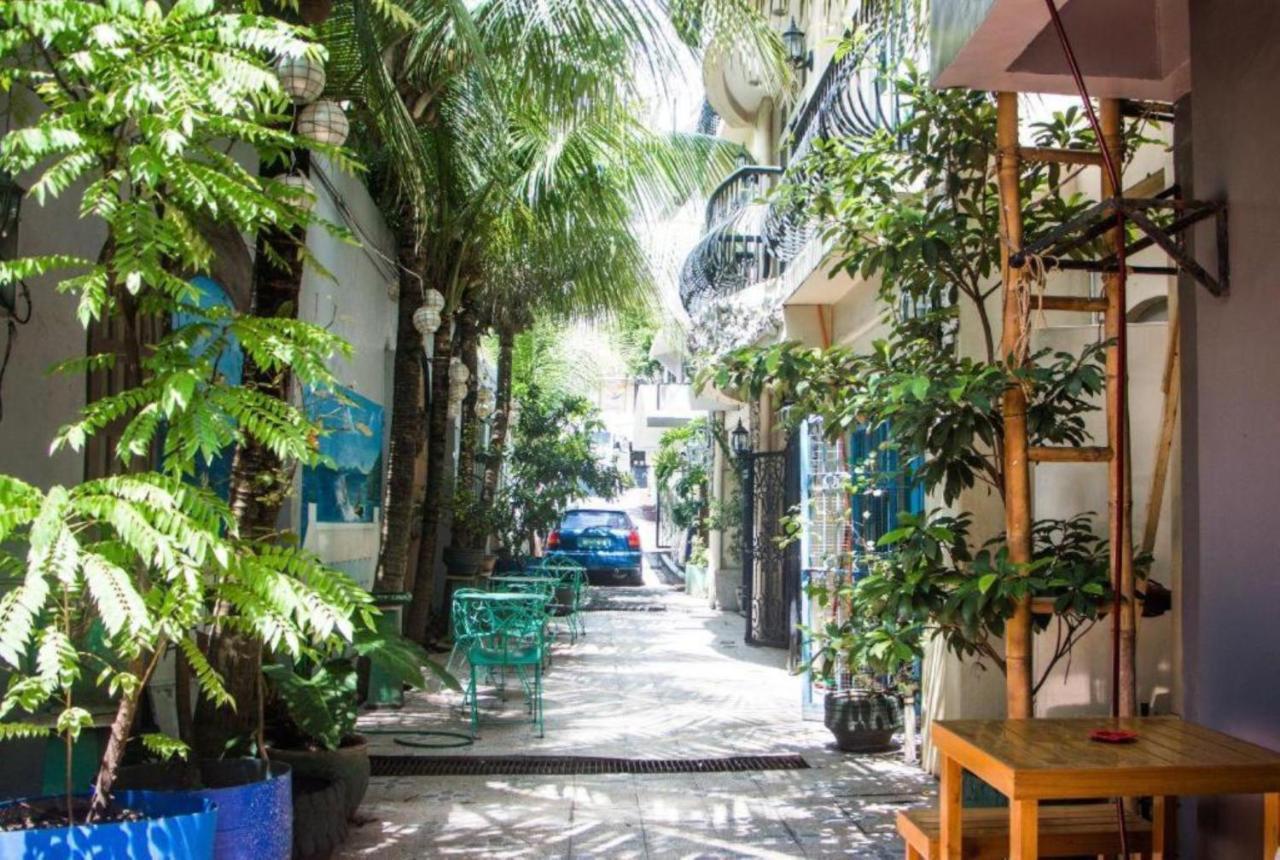 Bunks Hostel (Adults Only) Cebu Exterior photo